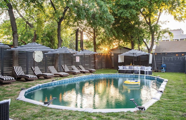 Lamar Suites by Avantstay 2 Homes w/ Shared Pool - Foto 25