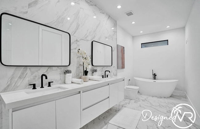 Chic 3BR w/ Pool Near Las Olas Blvd & Beach - Foto 27