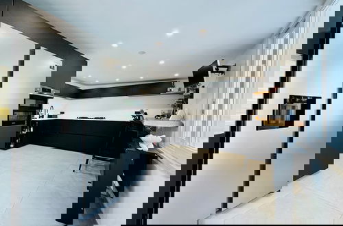 Foto 18 - YourHome - AC Luxury House