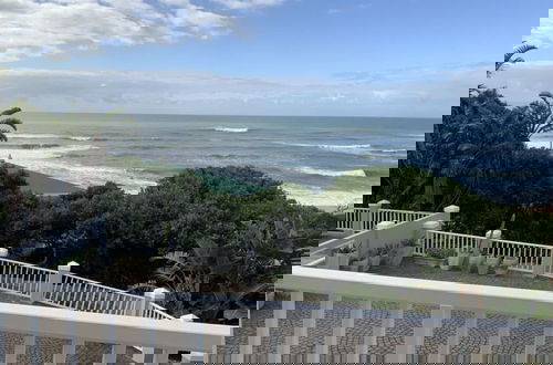 Photo 36 - Sunshine Modern Retreat