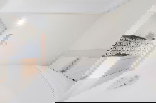 Foto 4 - Good Choice And Comfy Studio Apartment B Residence