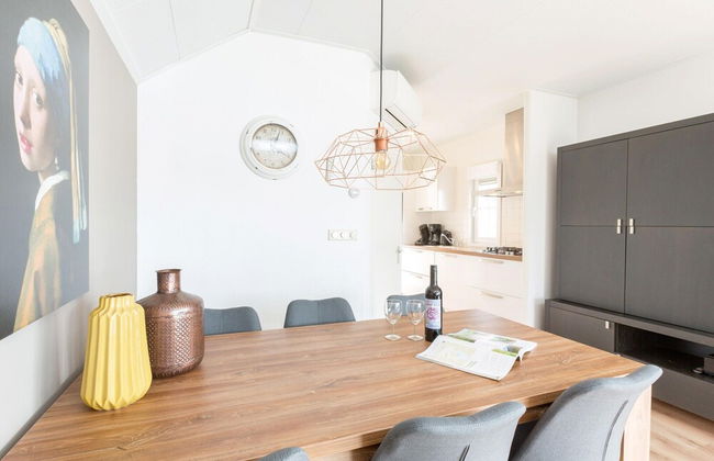 Stylish Woodland Chalet - Photo 15
