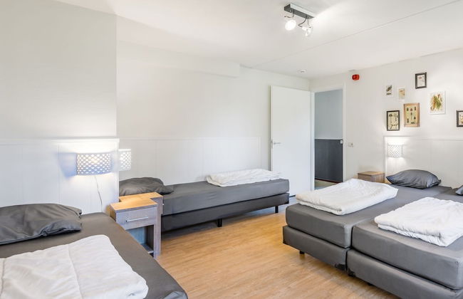 Luxurious Villa in Weert for 24 Persons - Foto 3