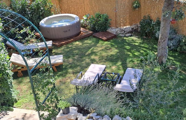 Authentic Stone House Lola - Photo 40