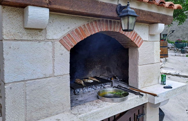 Authentic Stone House Lola - Photo 44