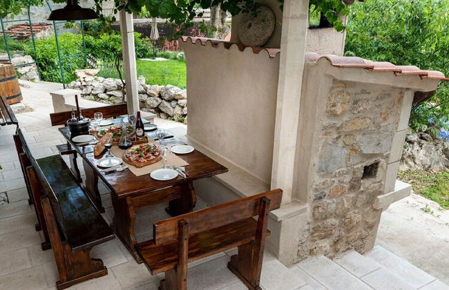 Authentic Stone House Lola - Photo 30