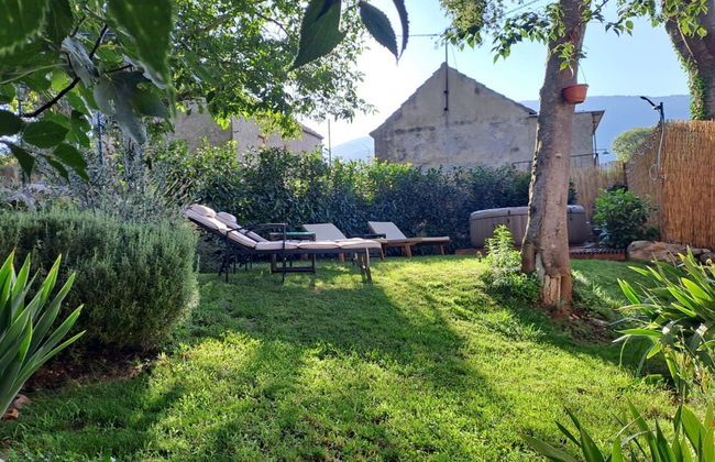 Authentic Stone House Lola - Photo 42