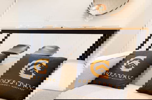 Foto 56 - Guestonic Neu Suite Cozy Studio