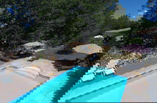 Foto 21 - Magnificent Holiday Home With Pool