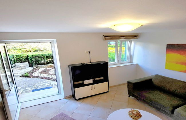 Green Terrace Apartment I - Photo 16