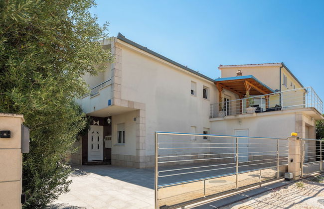 Sunshine Holiday Home - Photo 74