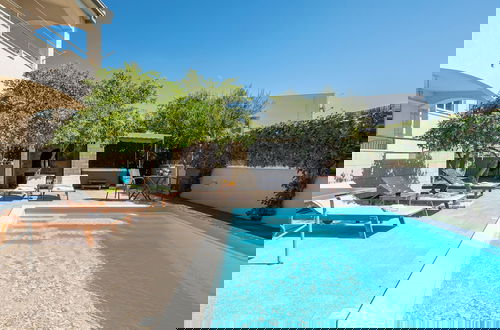 Foto 46 - Sunshine Holiday Home