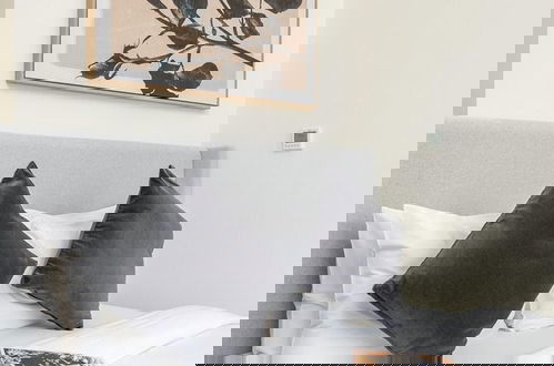 Photo 2 - Large Balcony Studio 10 Minutes From Dubai Mall