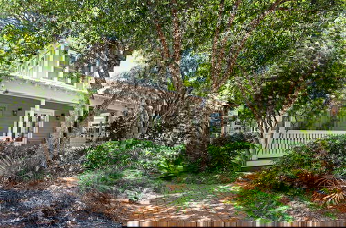 Foto 56 - Spacious Home: 5br/4.5ba, Sleeps 12, Beach Access, Cool Covered Back Porch!