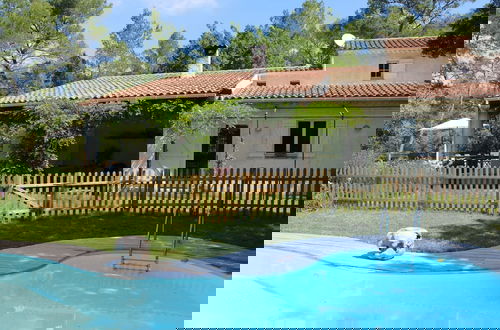 Foto 20 - Holiday Home in Lorgues With Private Pool