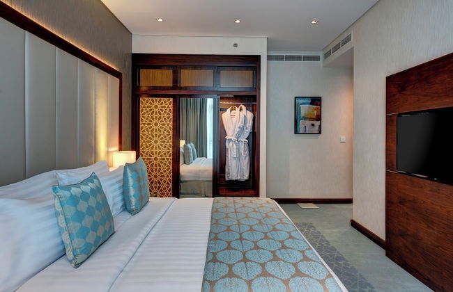 Royal Continental Suites - Foto 20