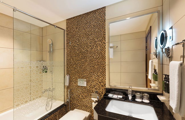 Royal Continental Suites - Foto 38