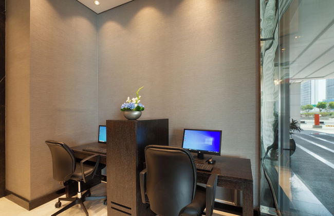 Royal Continental Suites - Foto 62