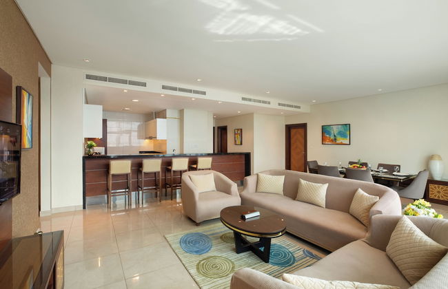 Royal Continental Suites - Foto 26