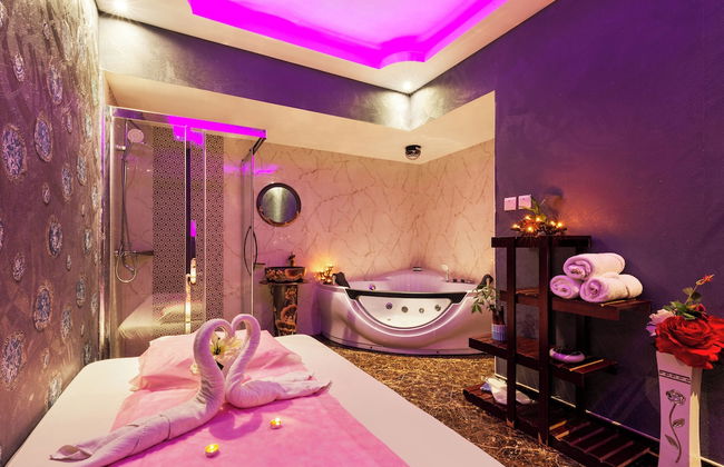 Royal Continental Suites - Foto 52