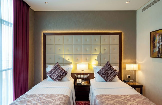 Royal Continental Suites - Foto 19