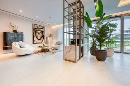 Photo 15 - Ultra Luxurious 4 Bed Apartment