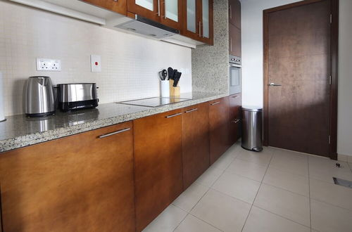 Photo 2 - Light + Beautiful 1BR in Amazing Downtown Dubai