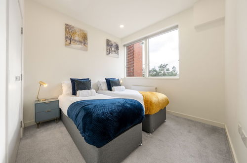 Photo 10 - Luxury 1 Bedroom Serviced Apartment in the Heart of Stevenage