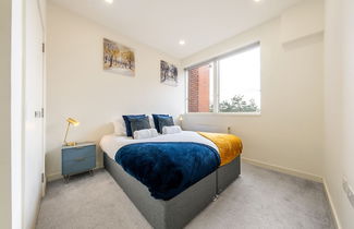 Photo 3 - Luxury 1 Bedroom Serviced Apartment in the Heart of Stevenage