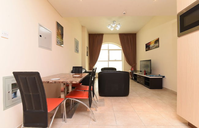 OYO Home 2351BHK Capitol Tower DIC - Foto 8