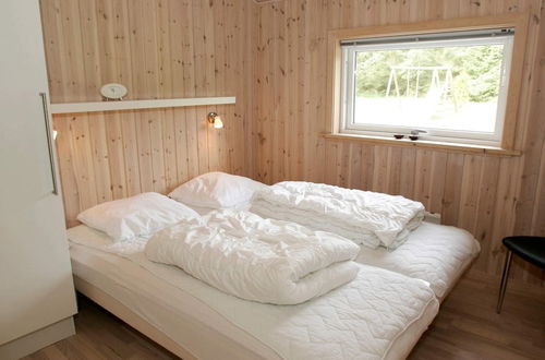 Photo 11 - 10 Person Holiday Home in Aakirkeby