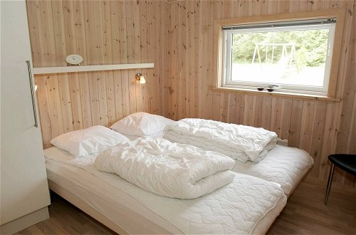 Foto 3 - 10 Person Holiday Home in Aakirkeby