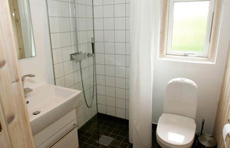 Foto 3 - 10 Person Holiday Home in Aakirkeby