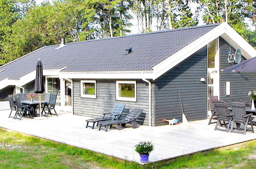 Photo 13 - 10 Person Holiday Home in Aakirkeby