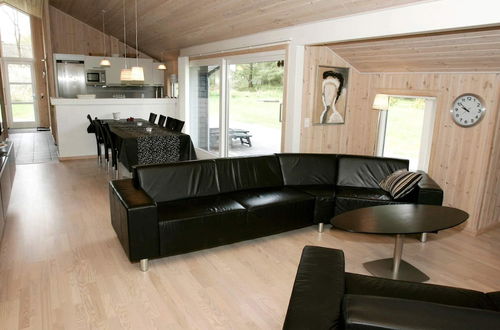 Foto 10 - 10 Person Holiday Home in Aakirkeby