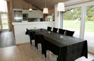 Foto 3 - 10 Person Holiday Home in Aakirkeby