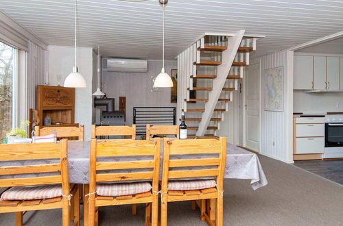 Photo 11 - Spacious Holiday Home in Hemmet near Sea