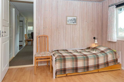 Photo 4 - Spacious Holiday Home in Hemmet near Sea