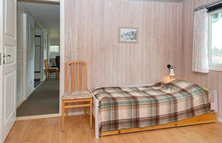 Foto 3 - Spacious Holiday Home in Hemmet near Sea