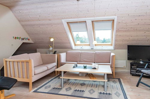 Photo 8 - Spacious Holiday Home in Hemmet near Sea