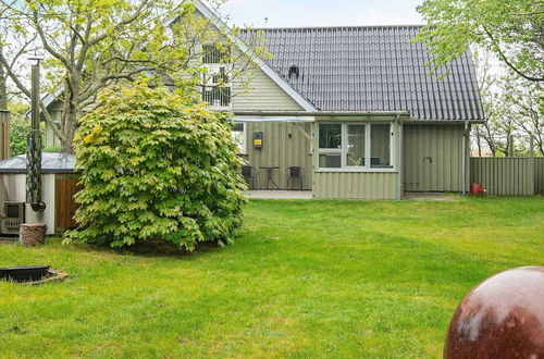 Photo 28 - Spacious Holiday Home in Hemmet near Sea