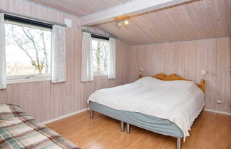 Foto 3 - Spacious Holiday Home in Hemmet near Sea