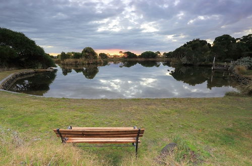 Photo 17 - Stanley Lakeside Spa Cabins