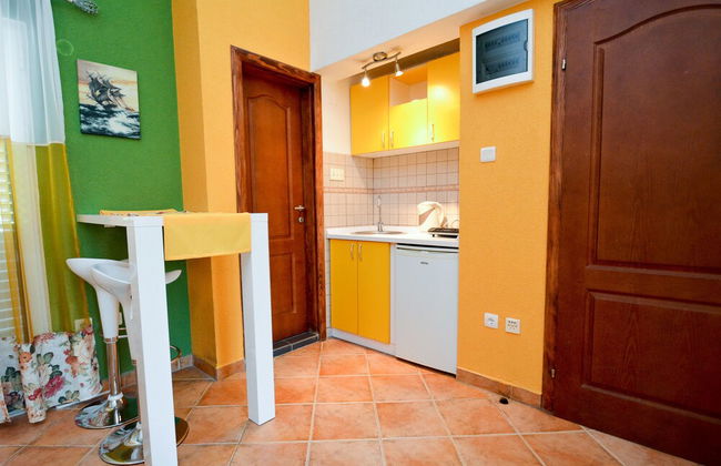 Apartment House 91 - Photo 12