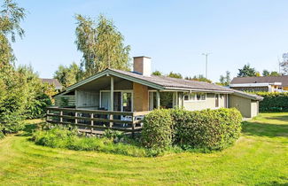 Foto 1 - 6 Person Holiday Home in Glesborg