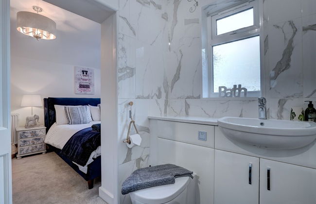 Norfolk Luxe Beach House Sleeps 8 Dog Friendly - Foto 5