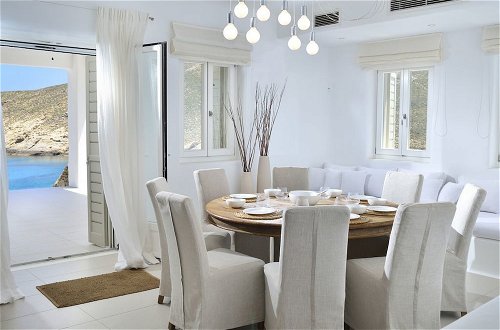 Photo 17 - Luxurious 7 Bedroom Villa in Fokos Beach