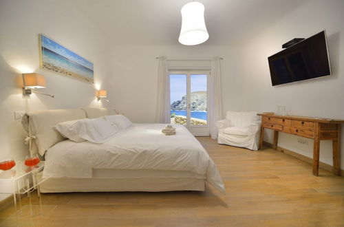 Photo 10 - Luxurious 7 Bedroom Villa in Fokos Beach