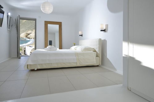 Photo 3 - Luxurious 7 Bedroom Villa in Fokos Beach