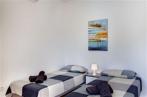 Foto 4 - Modern Seaview Apartment With Amazing Ocean Views